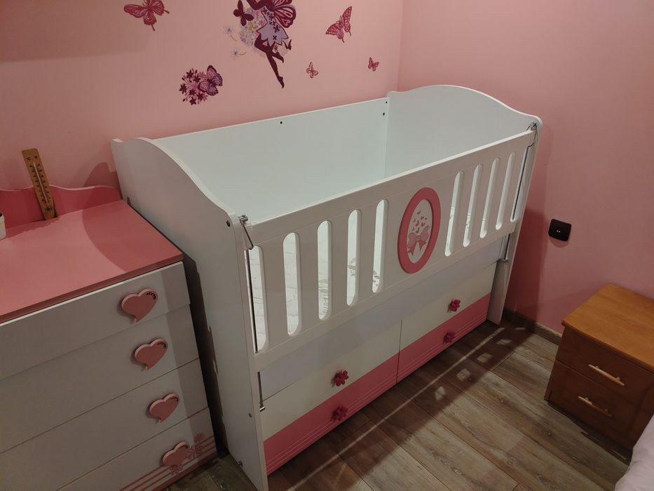 Люлееща се бебешка кошара от МДФ материал