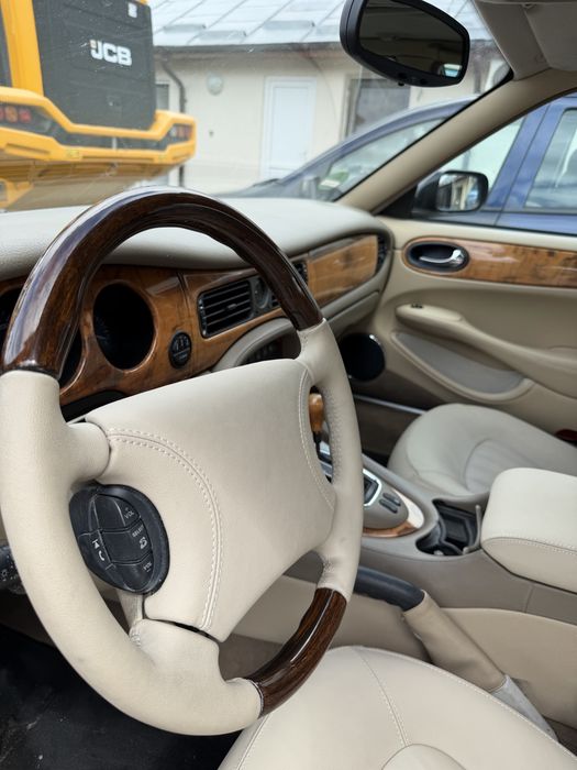 Jaguar XJ / Impecabil tehnic si optic