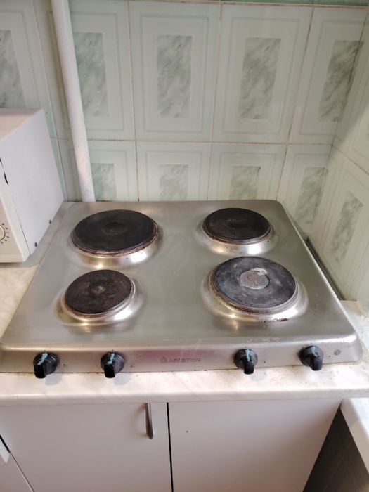 Срочно продам печь кухонную