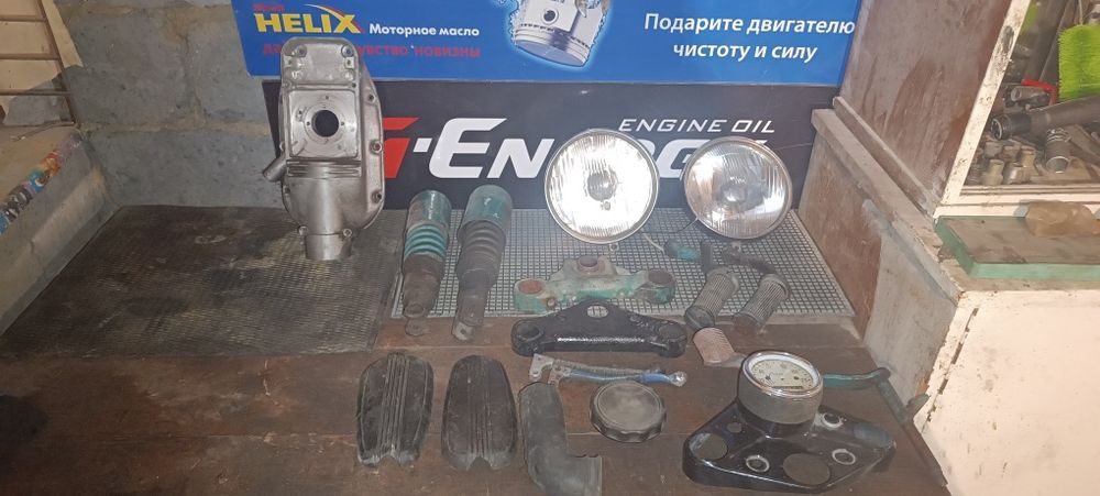 Продам запчасти на мотоцикл Урал