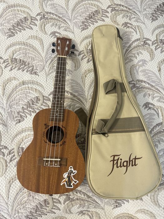 Продаю укулеле