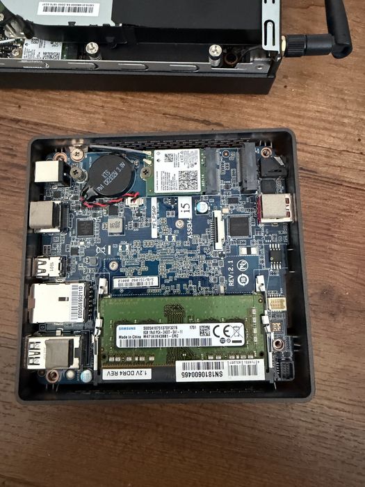 3 mini PC uri Asus Lenovo Exone