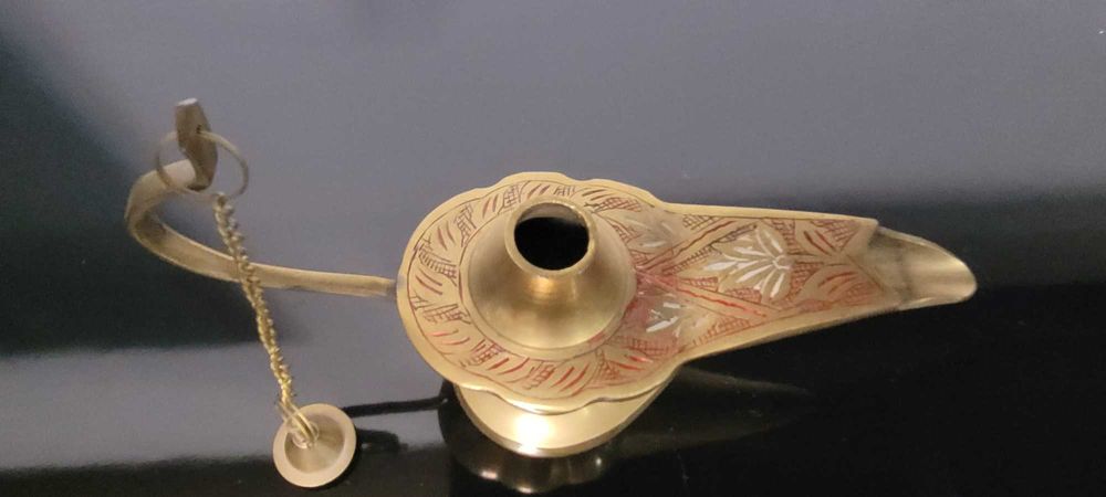 Lampa orientala din alama / bronz (Lampă Aladdin Chirag)