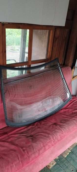 Заднее стекло на ауди а4