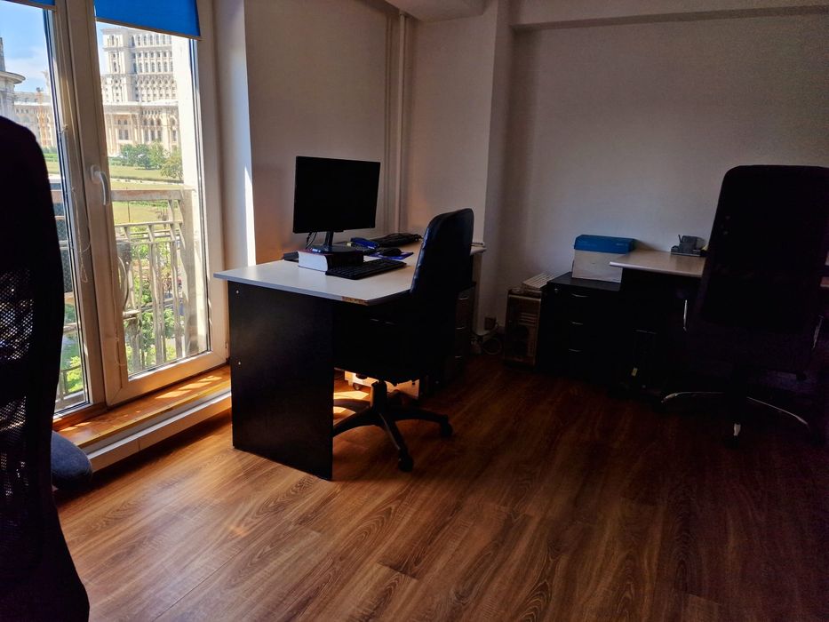 Inchiriez apartament birou 5 cam Casa Poporului