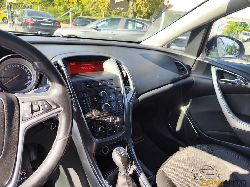 Отличен - Opel Astra Sports Tourer 1.7 Ръчна