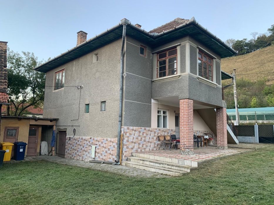 Casă de vanzare 7 camere, sat Valea Lungă comuna Darlos