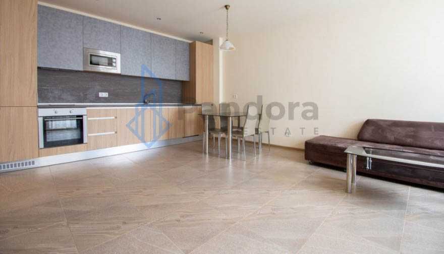 Дава се под наем Тристаен апартамент в София, Витоша - 80 кв.м за 750 € - Снимка #1