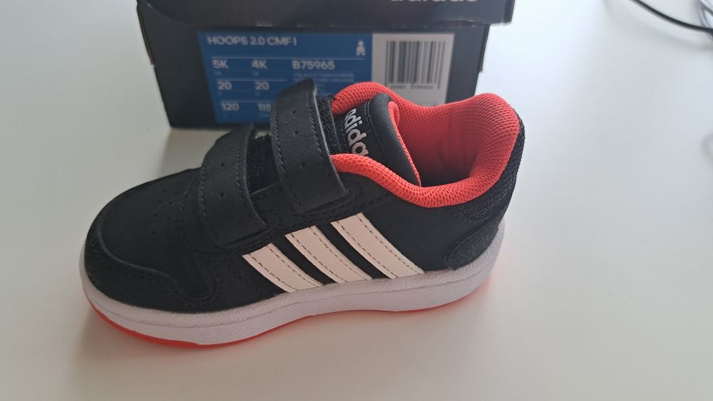 Adidas бебешки маратонки номер 20