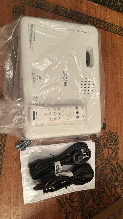 Новый проектор : CO - W01