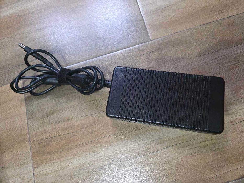 Зарядно за лаптоп HP AC Adapter HSTNN-LA12