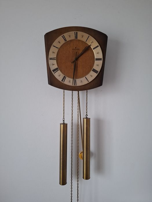 Ceas de perete cu pendul Junghans cu difuzor 1971