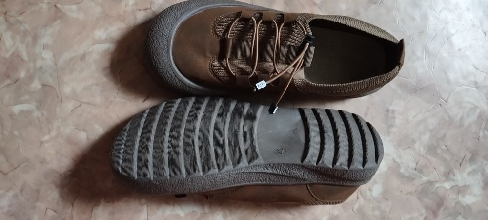 Продам женские красовки.