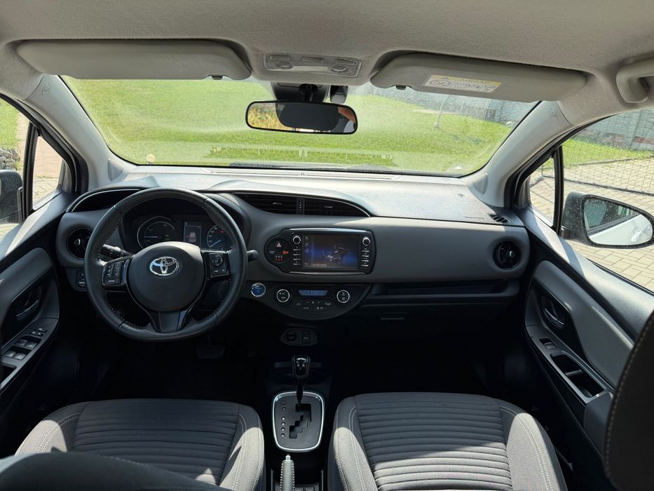 Toyota Yaris facelif 1.5 benzina / Hybrid /2018/Front, Line assist/Camera/Navi/Clima