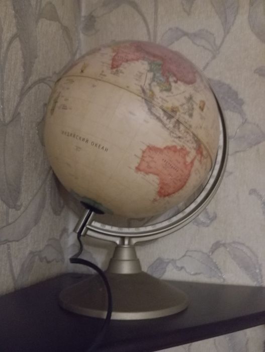 Продам глобус светящейся