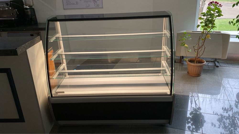 Продам витринный холощильник