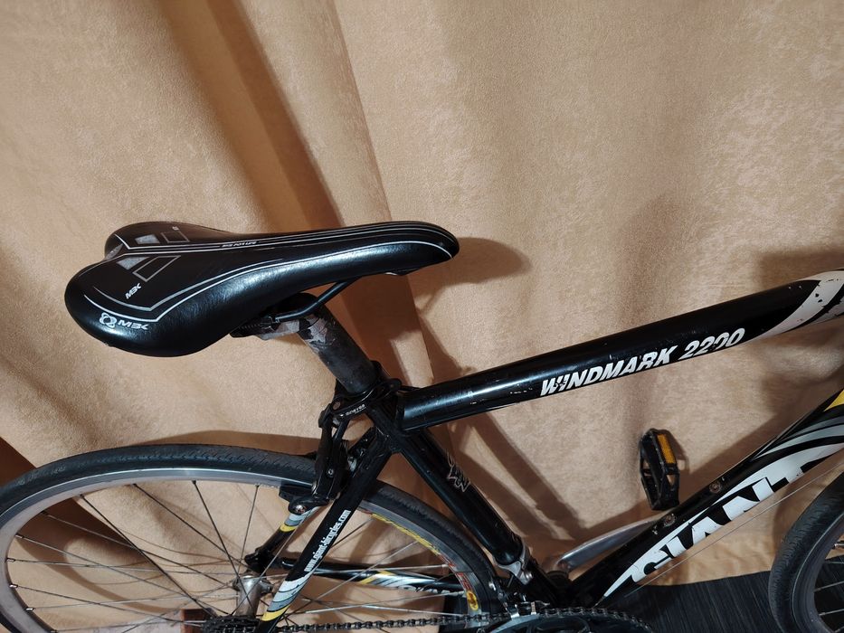 Продаётся шоссейный велосипед Giant