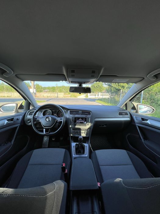 Vând Volkswagen Golf 7