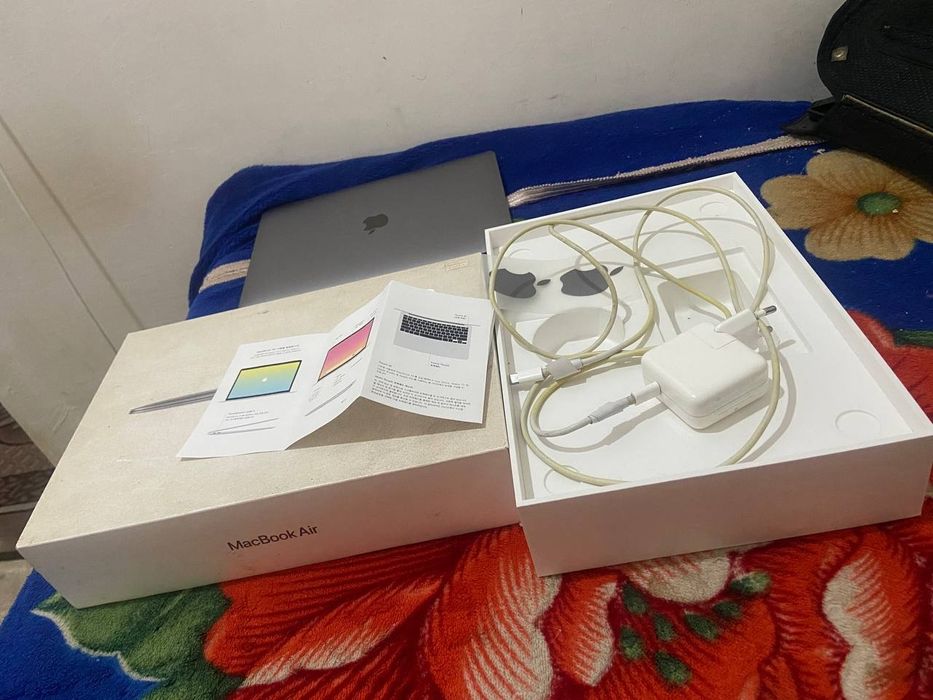 macbook air m1  8/256