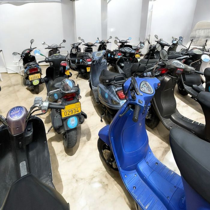 Scutere pe benzina de inchiriat - BUCUREȘTI