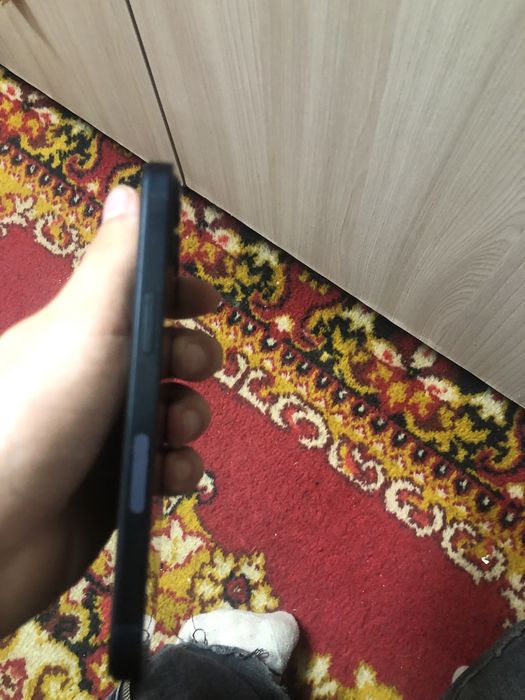 продам айфон 13!
