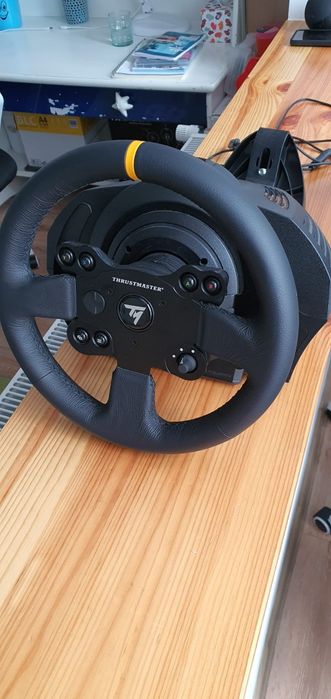 Volan Thrustmaster TX Leather Edition cu pedale