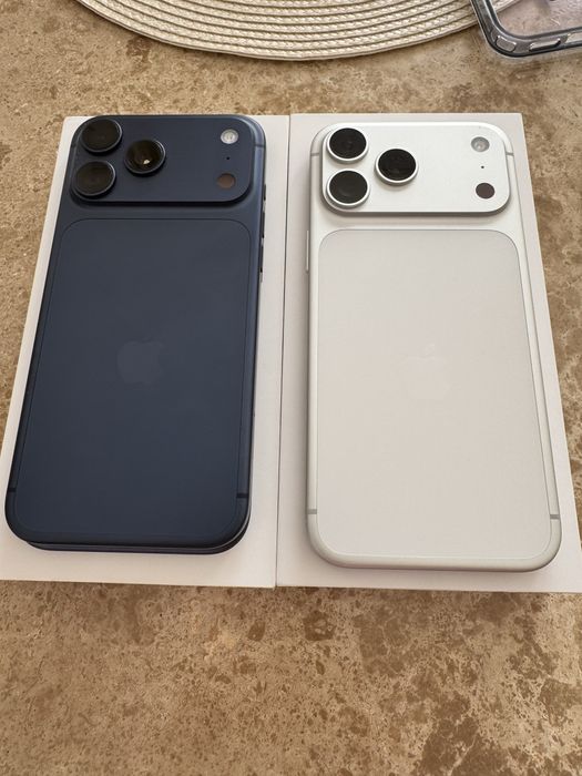 Iphone 17pro max 256gb Deep Blue and Silver