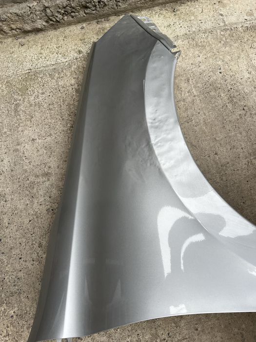 Переднее правое крыло Lada Granta