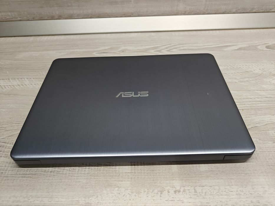 Laptop Asus Vivobook i7-8550U