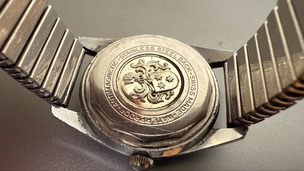 Diver lucerna mecanic 23 rubine