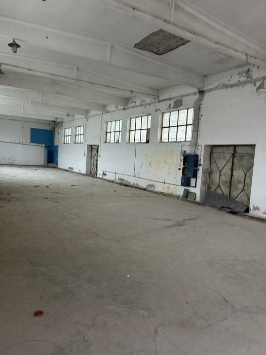 Inchiriez hala 130 m2 zona napolact