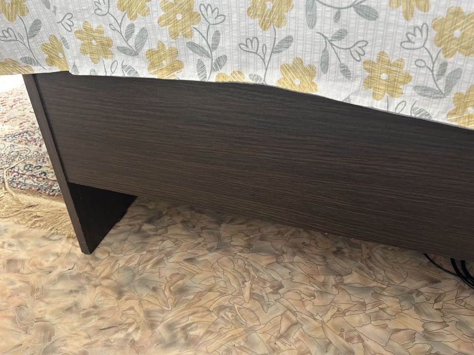 Срочно спальный гарнитур