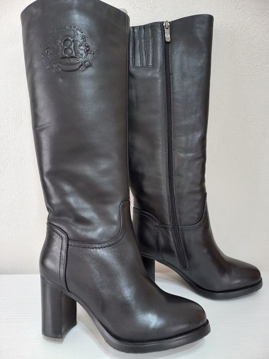 Продам женские зимние сапоги