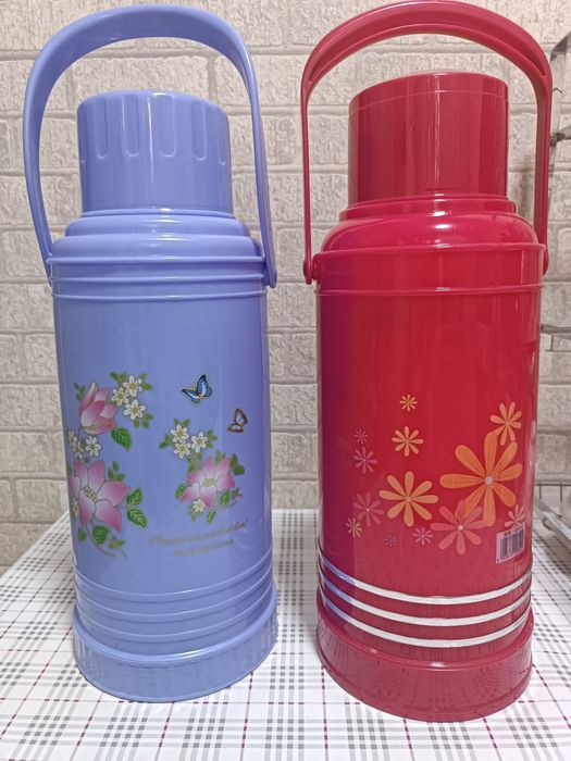 Продается термос новый