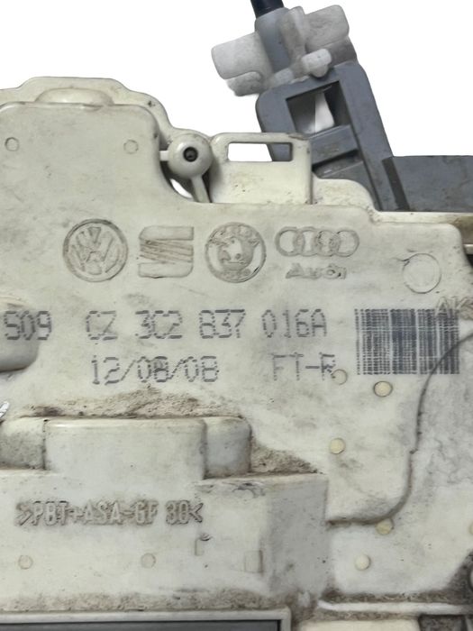 Broasca Usa Dreapta Fata Volkswagen Passat 3C2 2005 - 2010 3C2837016A