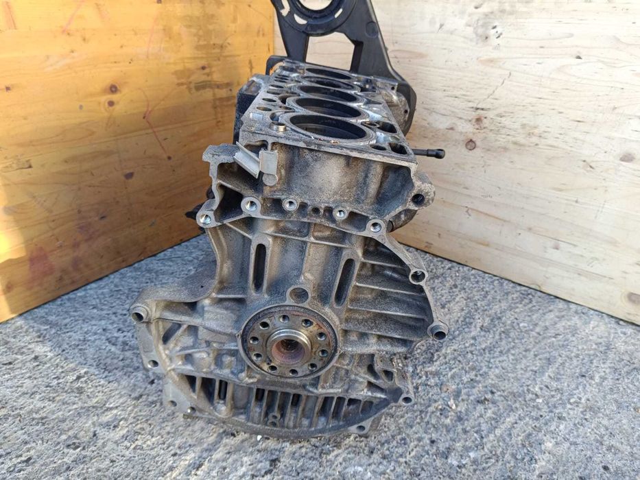 Bloc motor D5244T14 XC60 2010 30777125 fara baie de ulei