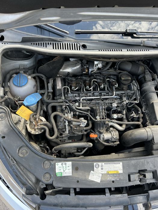 Vw Touran 1.6 TDI. 105кс. На части Туран 1.6 ТДИ. 105кс. 2011г