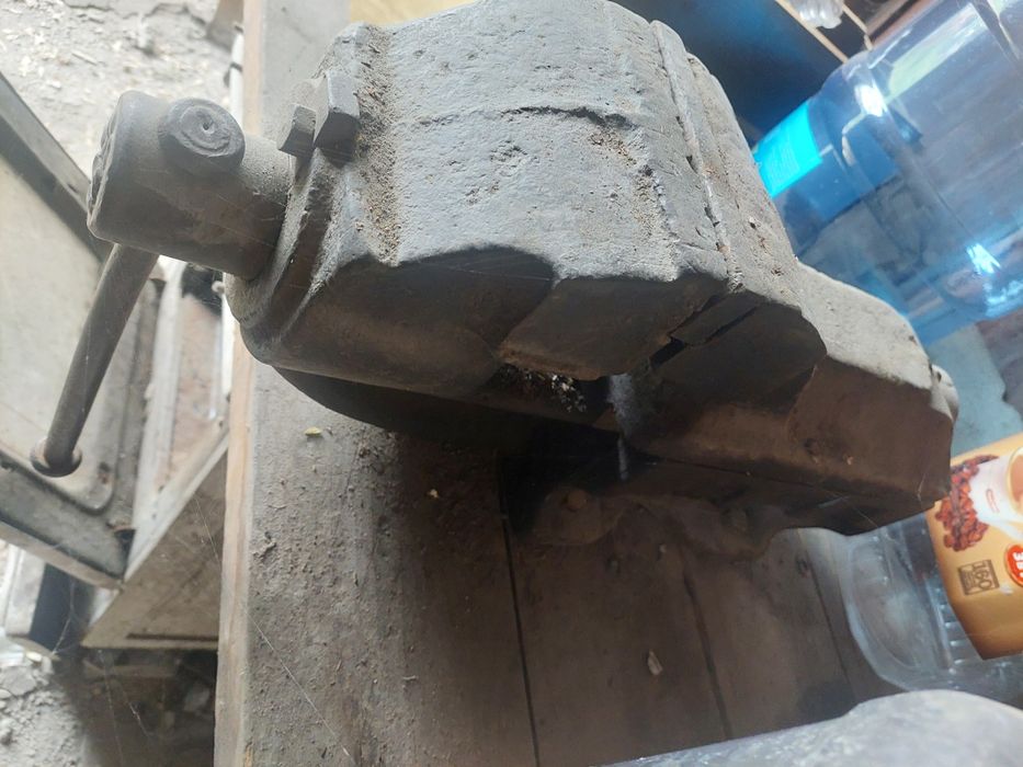 Тиски советские в отличном состоянии