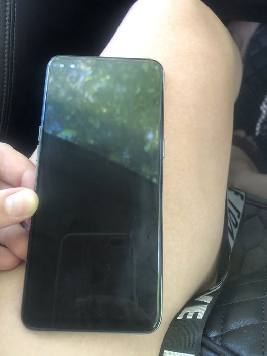 Продам телефон в хорошем состояние