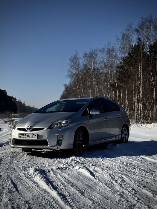 Продам Toyota prius 2010г