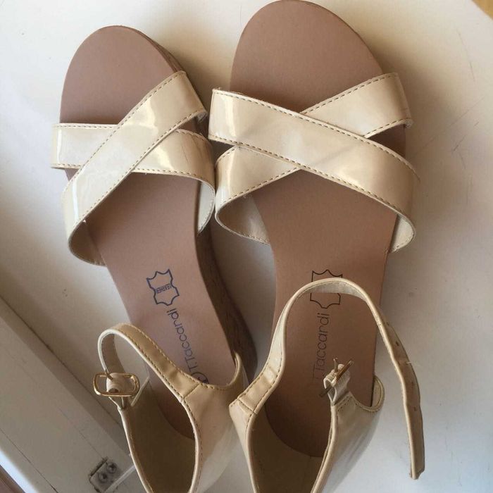 Разнаяобувь для девочки.