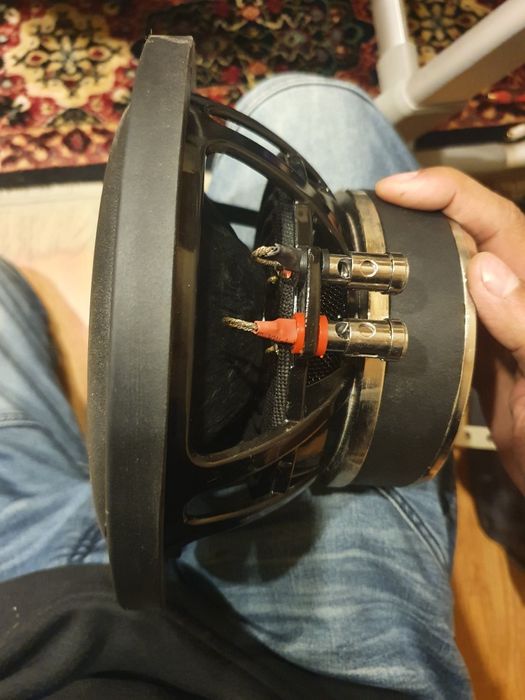 Сабвуфер Gladen SQX 08