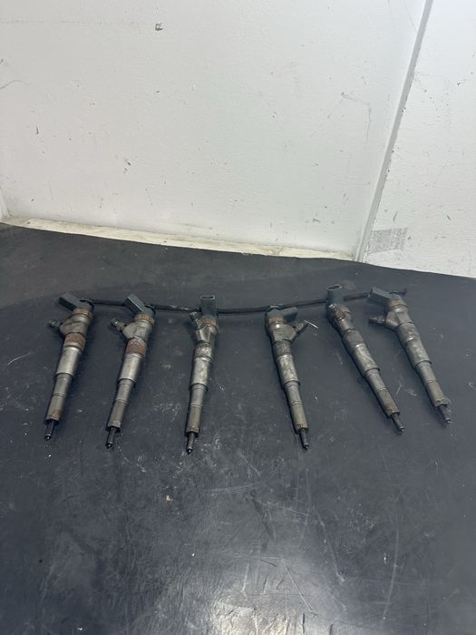 Injector injectoare BMW Seria 5 E60 E61 525d 177cp 2.5 diesel 7794652