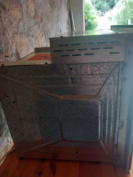 Cuptor electric și plită electrică încorporabile în stare perfectă