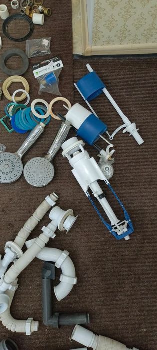 Продам разные детали для сантехники.