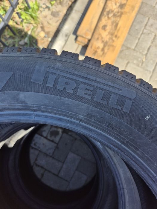 Баллоны Pirelli 235/55 R20 Зима