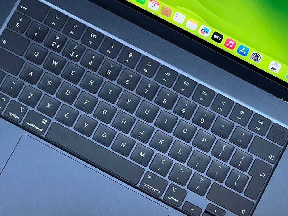 б/у MacBook Air 15-inch m3/ 8gb/ 256gb Grey - Midnight