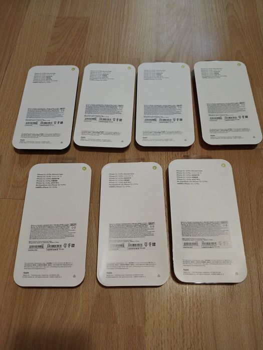 Husa iPhone 13 / 13 Pro Silicone Case Noua