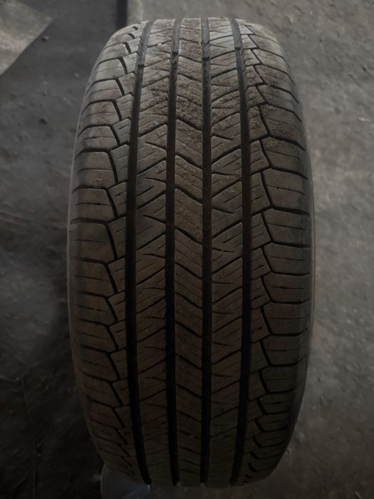 Продается резина 235/60. R18