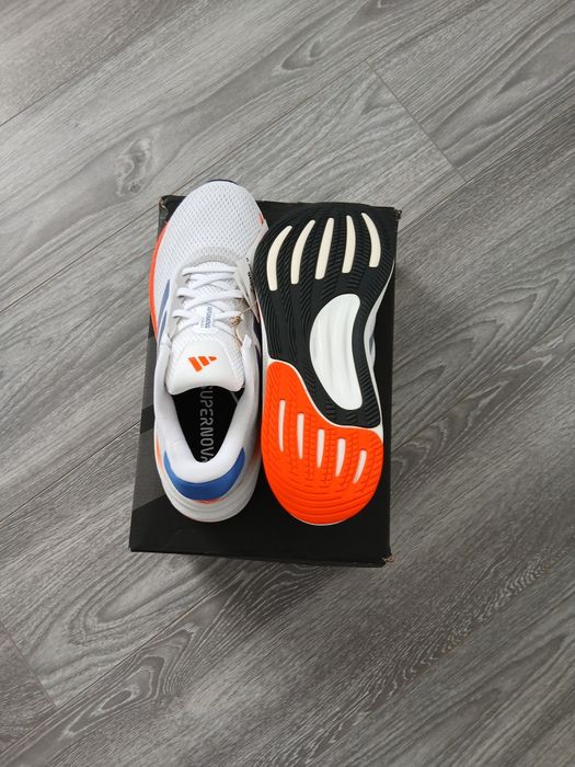 Adidasi supernova alergare originali